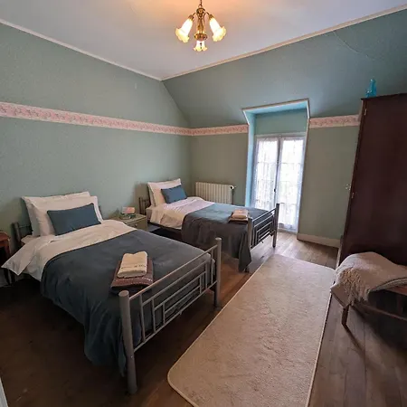 Chateau De Sauge Homestay Saivres