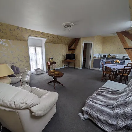 Chateau De Sauge Homestay *