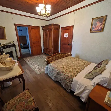 Проживание в семье Chateau De Sauge Saivres