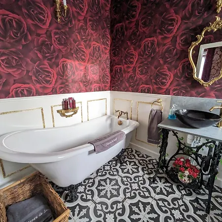 Проживание в семье Chateau De Sauge Saivres
