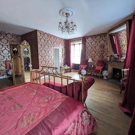 Homestay Chateau De Sauge *