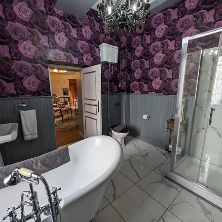 Chateau De Sauge Homestay Saivres
